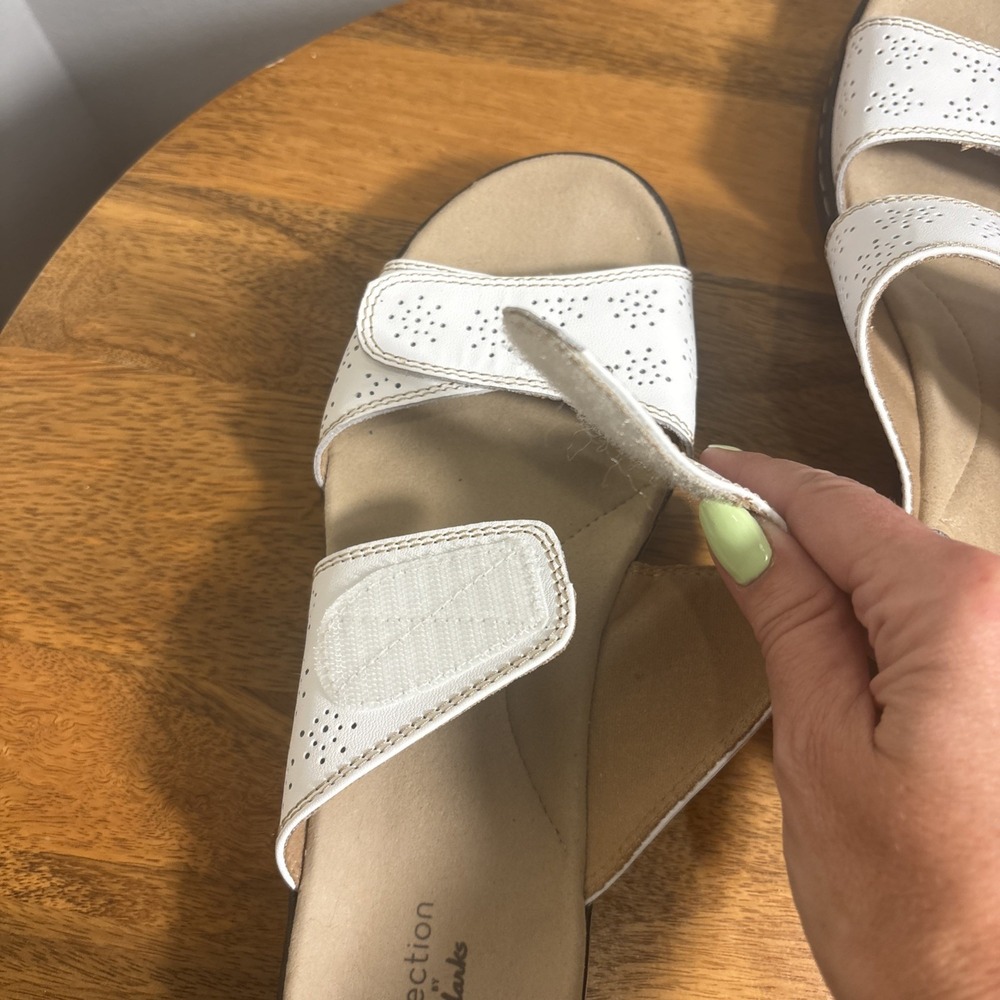 Clarks‎ Womens Leisa Lacole Sandal Size 9 M White Leather Slide Adjustable Shoe - Picture 4 of 8